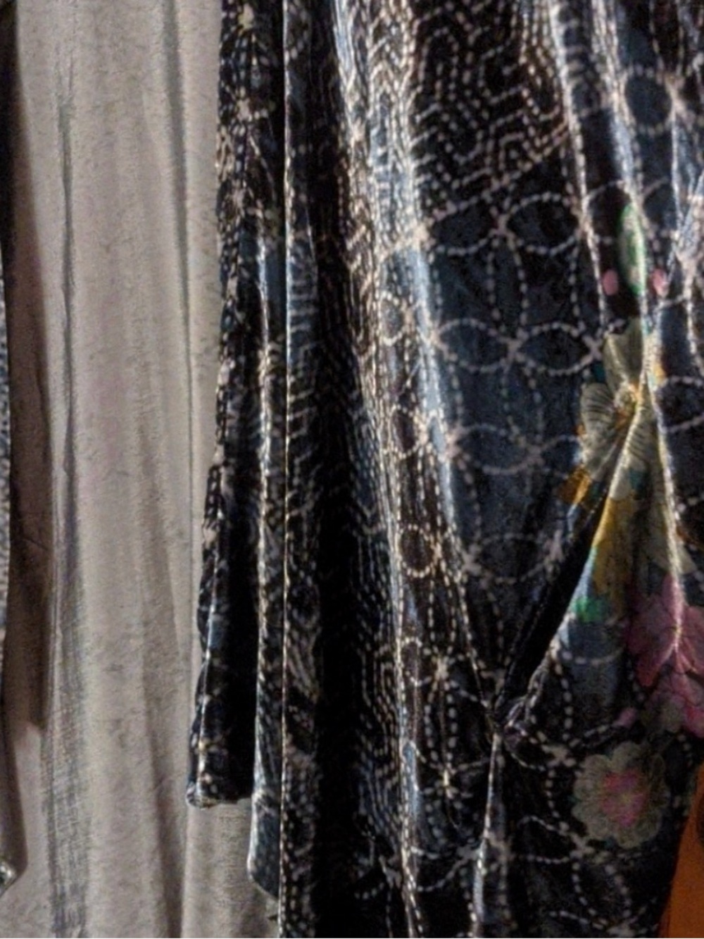 Johnny Was Elegant Black and Gray Velvet Kimono Open Cardigan - Picture 7 of 9